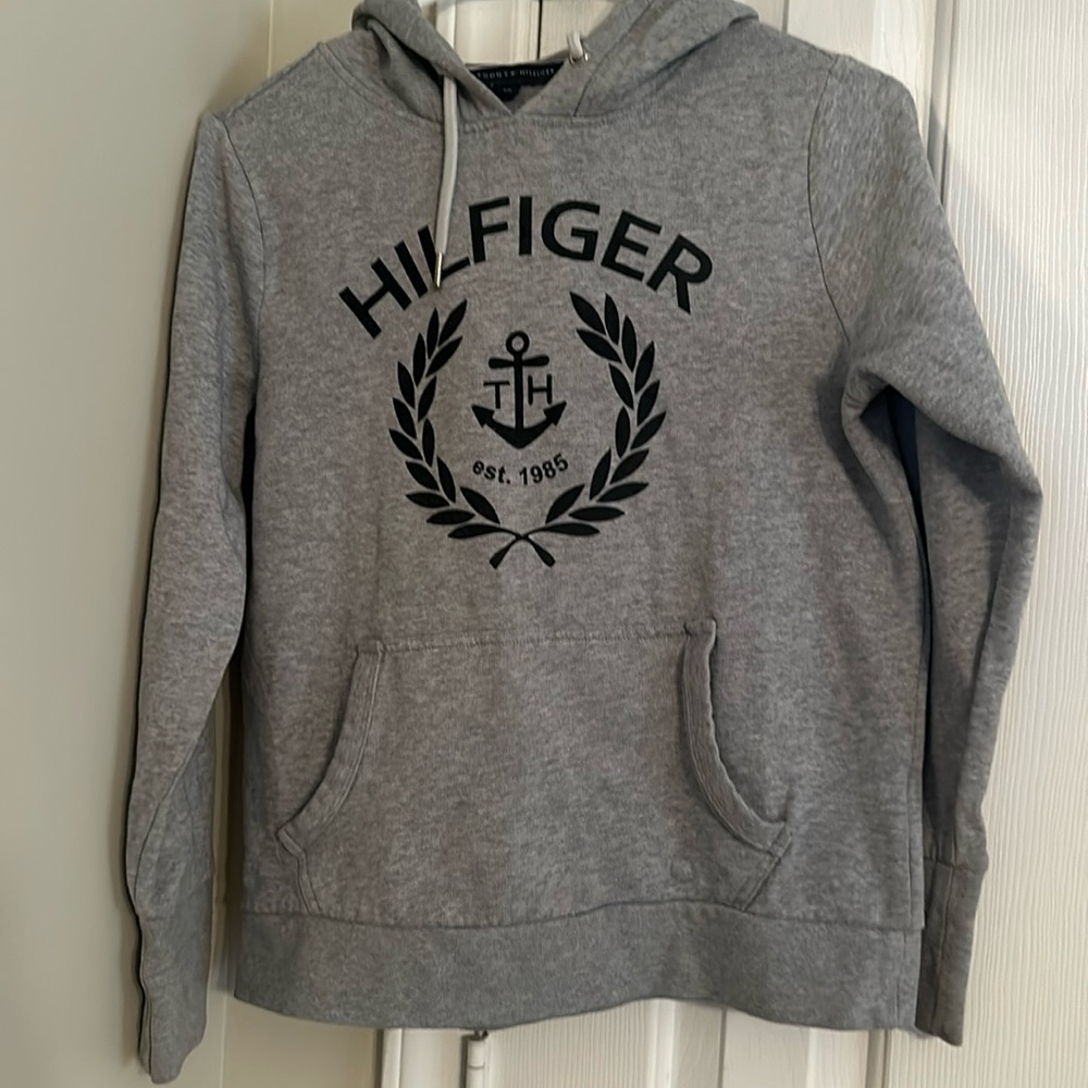 Women’s small Tommy Hilfiger hoodie